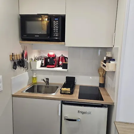 Elegant Studio, 2-4 People, Wifi, Pool, Parking *