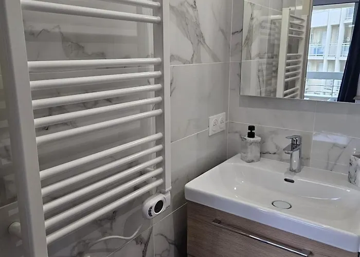 Elegant Studio, 2-4 People, Wifi, Pool, Parking *