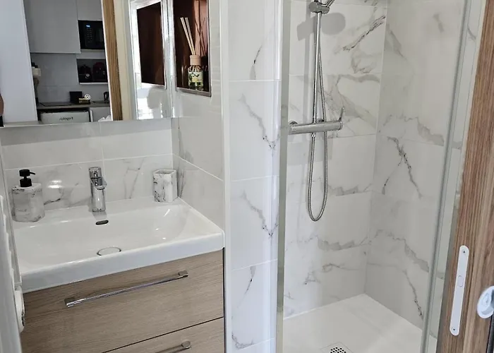 Elegant Studio, 2-4 People, Wifi, Pool, Parking Apartment Biarritz