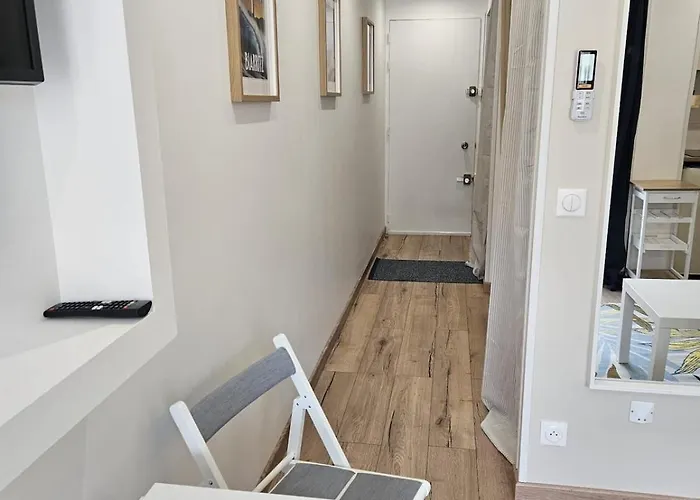 Apartment Elegant Studio, 2-4 People, Wifi, Pool, Parking