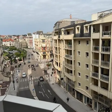 Apartament Elegant Studio, 2-4 People, Wifi, Pool, Parking *