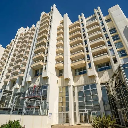 Apartamento Elegant Studio, 2-4 People, Wifi, Pool, Parking *