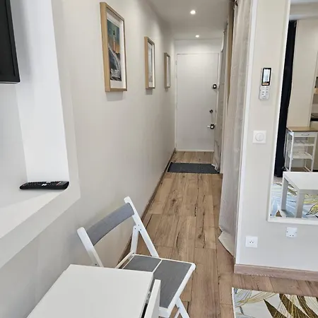 Apartamento Elegant Studio, 2-4 People, Wifi, Pool, Parking